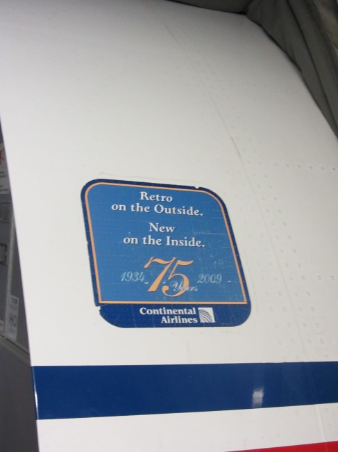 Retrolivery Continental 737 at YUL