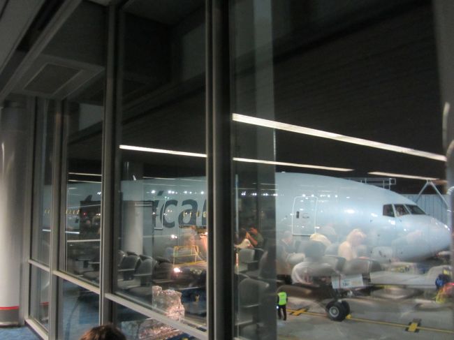 American Airlines Boeing 777 N775AN at Chicago O'Hare on October 9th, 2013