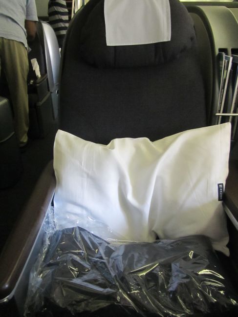 United Business Class Lower Deck 747