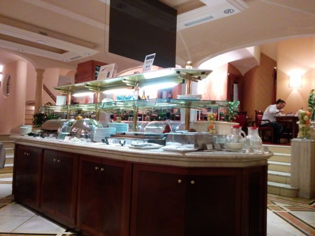 Four Points Milan Breakfast